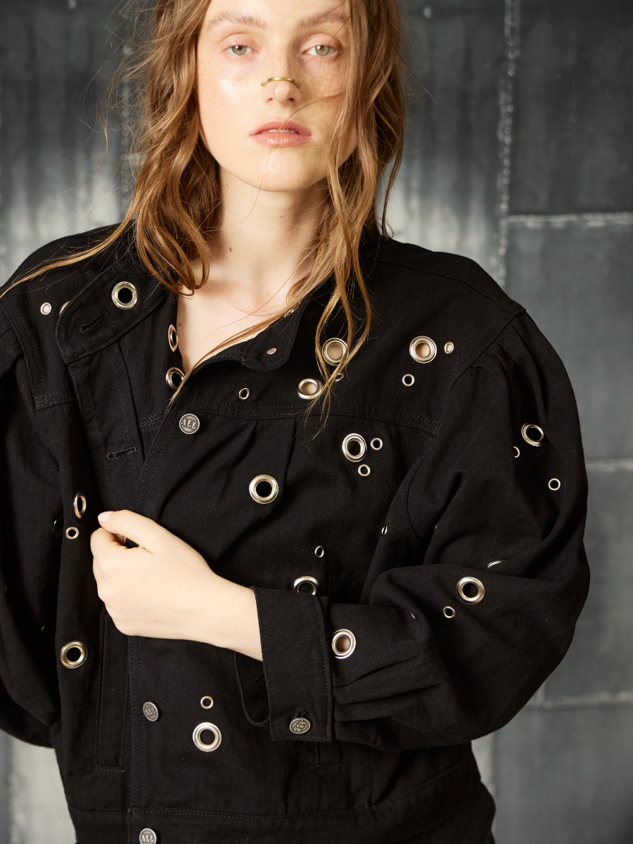 Casaca Denim con Ojales - Negro